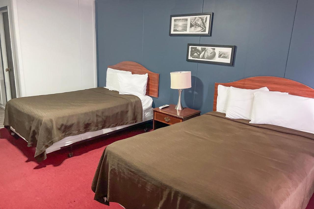 Oyo Hotel Colby, Ks Eksteriør bilde